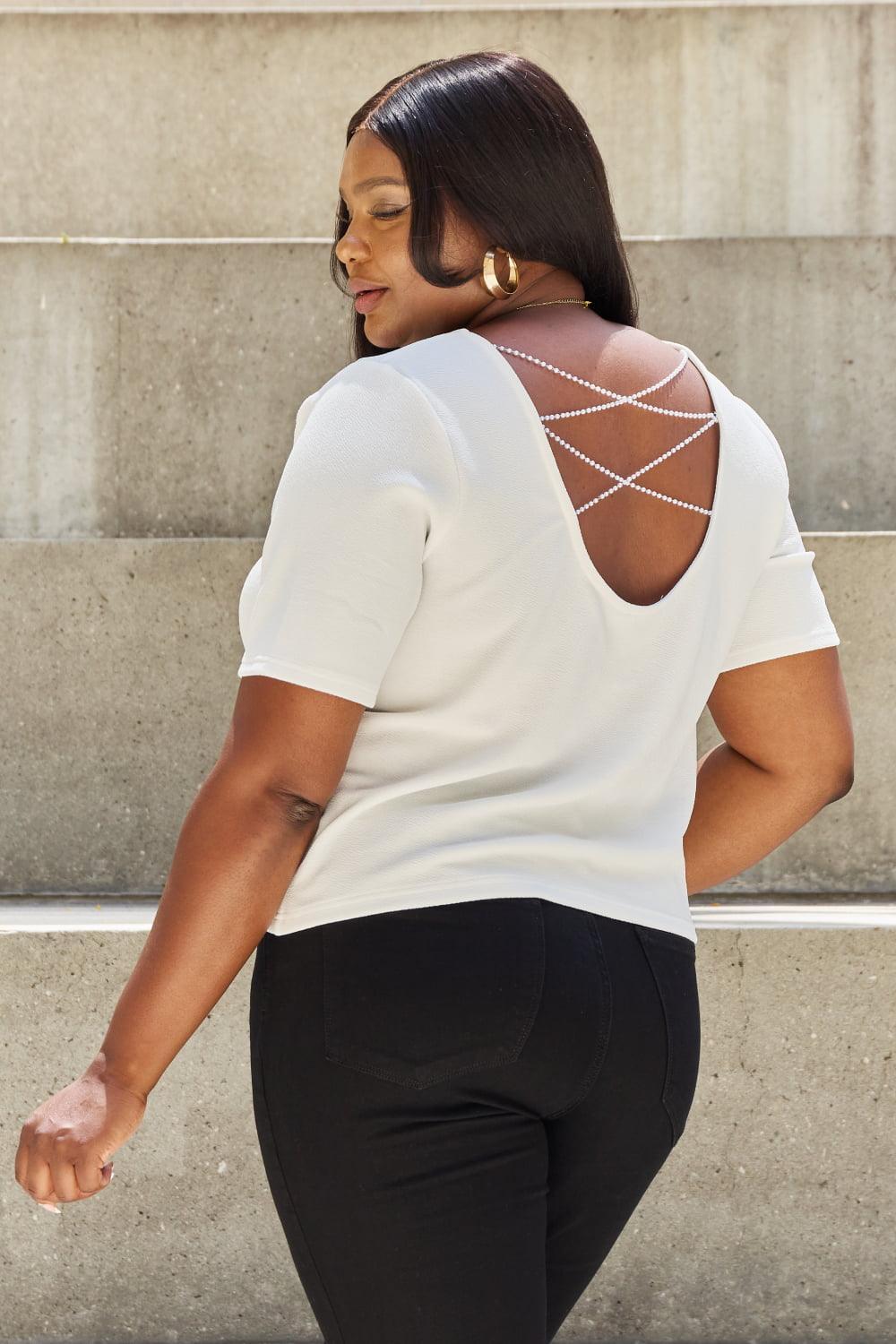 Embracing Simplicity Open Back Plus Size White Tee - MXSTUDIO.COM