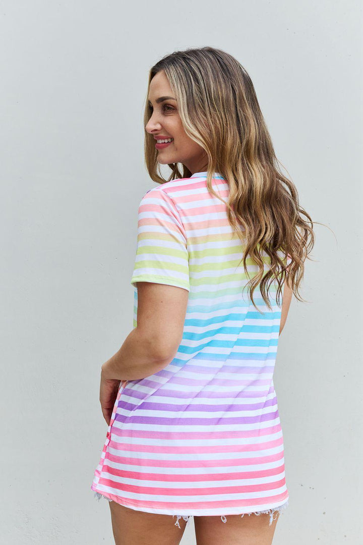 Eye-Catching V- Neck Multicolor Striped Top - MXSTUDIO.COM