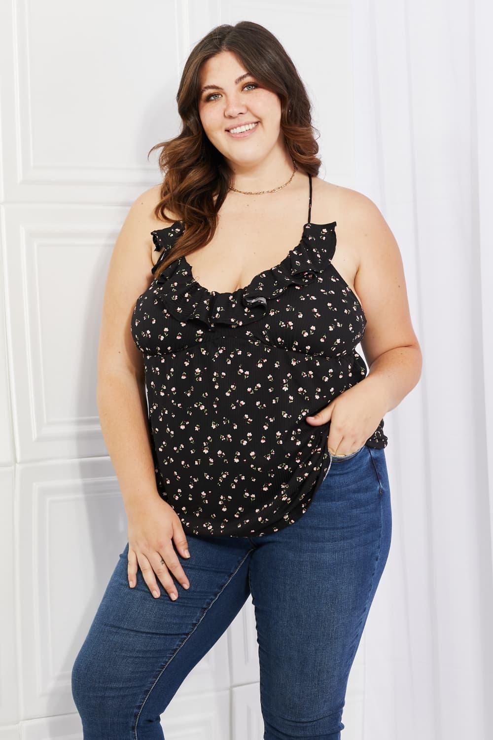 Fashion-Forward Flair Plus Size Black Floral Top - MXSTUDIO.COM