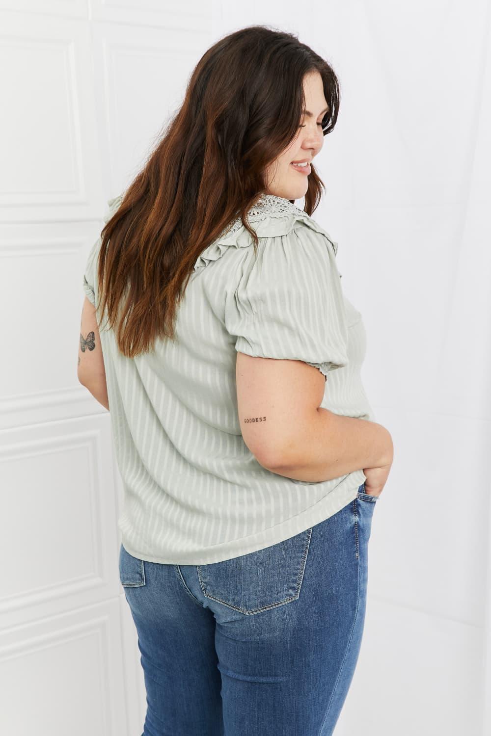 Flattering Short Sleeve Plus Size Striped Top - MXSTUDIO.COM