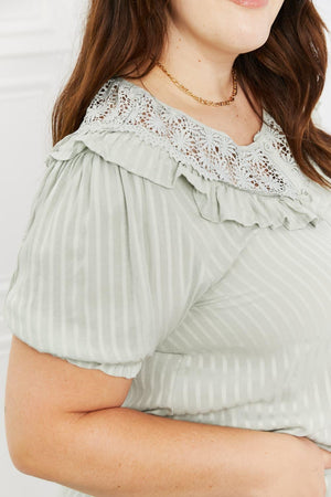 Flattering Short Sleeve Plus Size Striped Top - MXSTUDIO.COM