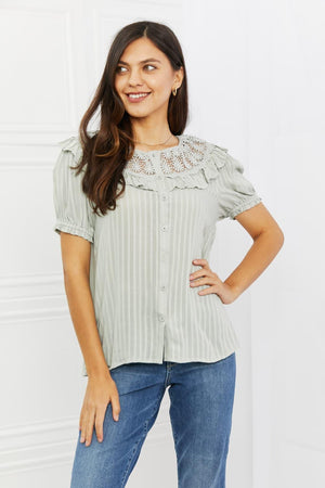 Flattering Short Sleeve Plus Size Striped Top - MXSTUDIO.COM