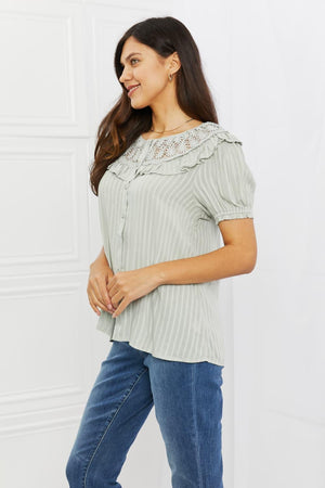 Flattering Short Sleeve Plus Size Striped Top - MXSTUDIO.COM