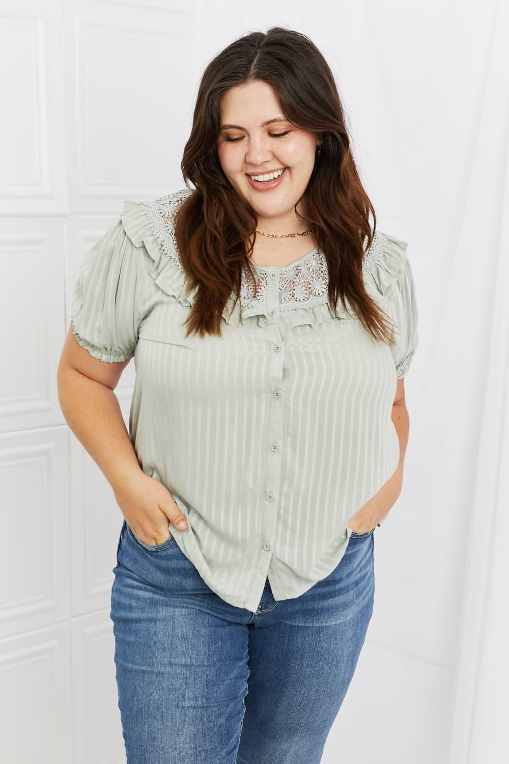 Flattering Short Sleeve Plus Size Striped Top - MXSTUDIO.COM