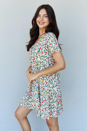 Getaway Ready Plus Size V-Neck Floral Dress - MXSTUDIO.COM