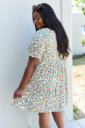 Getaway Ready Plus Size V-Neck Floral Dress - MXSTUDIO.COM