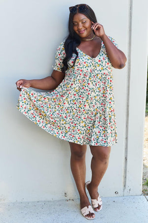 Getaway Ready Plus Size V-Neck Floral Dress - MXSTUDIO.COM