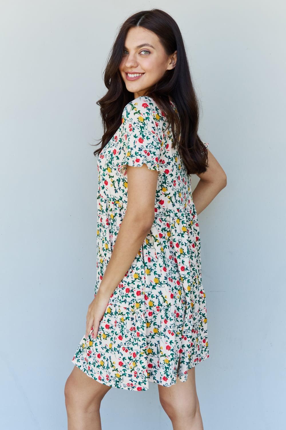 Getaway Ready Plus Size V-Neck Floral Dress - MXSTUDIO.COM