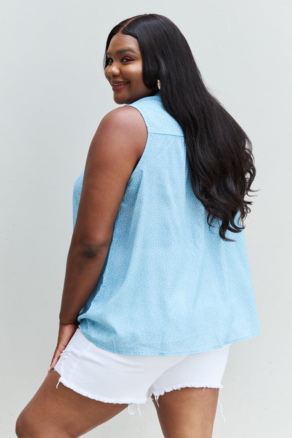 Noteworthy Pastel Blue Sleeveless Plus Size Floral Shirt - MXSTUDIO.COM