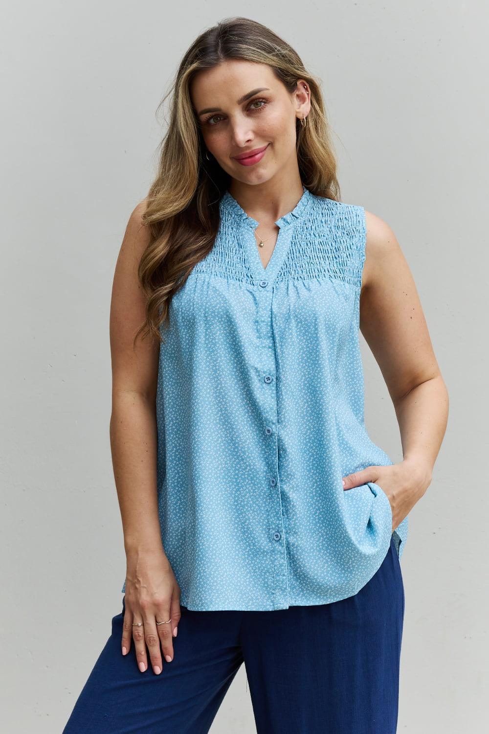 Noteworthy Pastel Blue Sleeveless Plus Size Floral Shirt - MXSTUDIO.COM