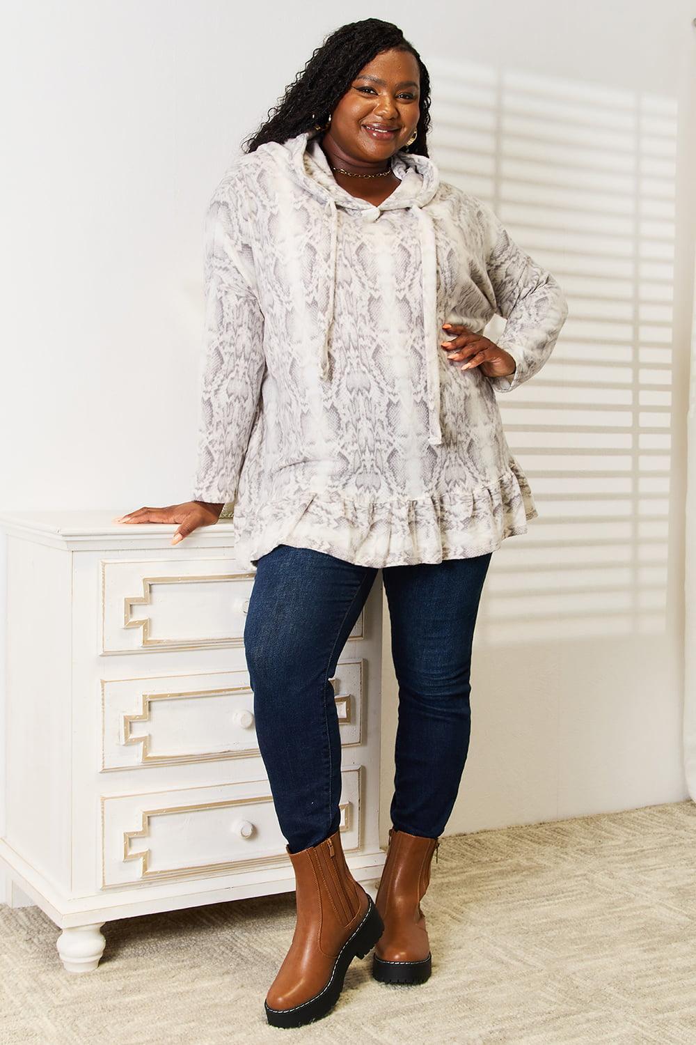 Plus Size Ruffle Hem Snakeskin Hoodie - MXSTUDIO.COM