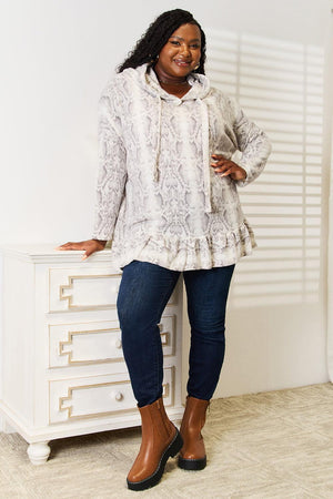 Plus Size Ruffle Hem Snakeskin Hoodie - MXSTUDIO.COM