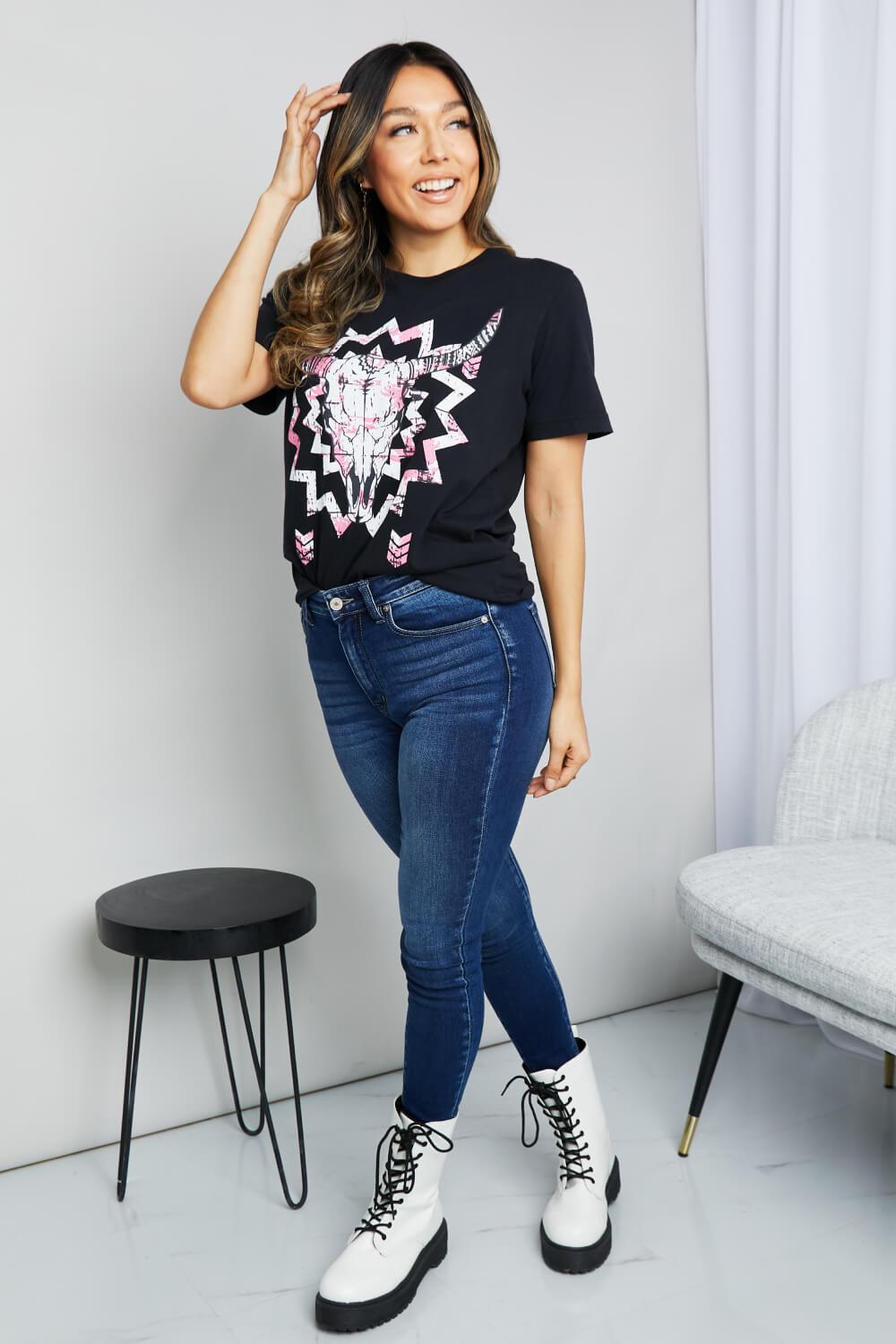 Relaxed Plus Size Black Cotton Graphic Tee - MXSTUDIO.COM