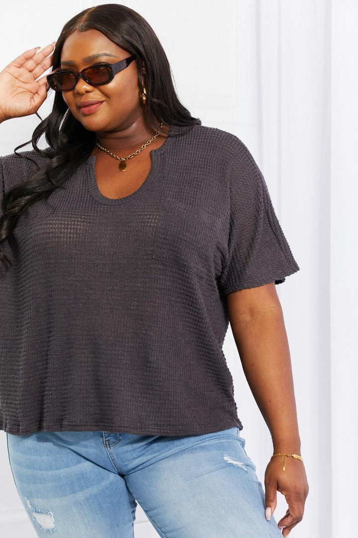 Textured Short Sleeves Notched Gray Plus Size Top - MXSTUDIO.COM