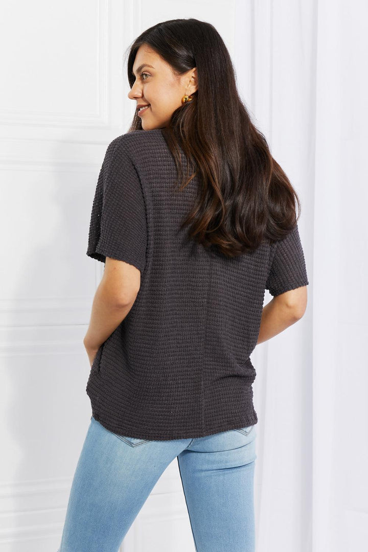 Textured Short Sleeves Notched Gray Plus Size Top - MXSTUDIO.COM