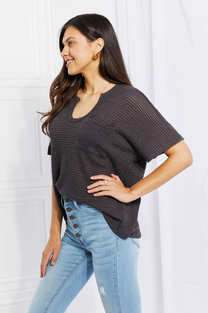 Textured Short Sleeves Notched Gray Plus Size Top - MXSTUDIO.COM
