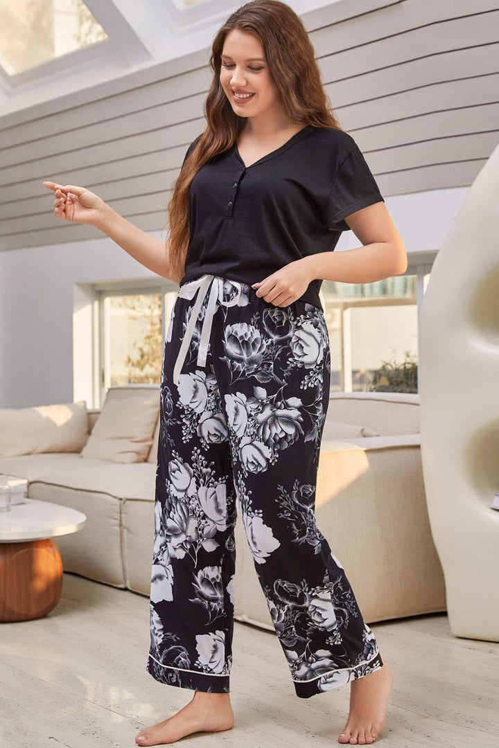 Black Top And Floral Pants Plus Size Lounge Set - MXSTUDIO.COM